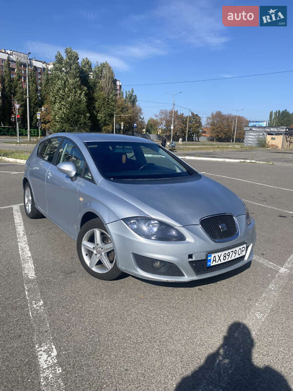 Хэтчбек SEAT Leon 2010 в Харькове