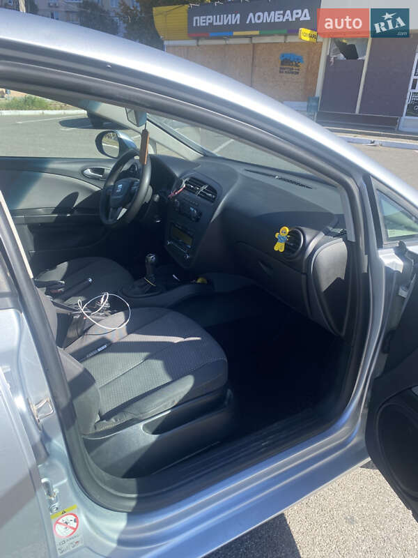 Хэтчбек SEAT Leon 2010 в Харькове