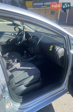 Хэтчбек SEAT Leon 2010 в 