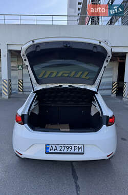 Хэтчбек SEAT Leon 2013 в 