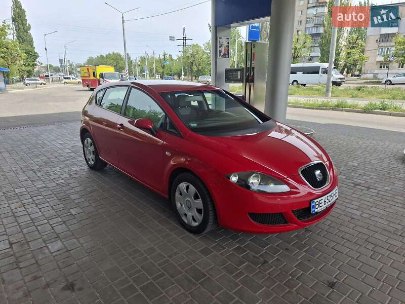 Хэтчбек SEAT Leon 2005 в Николаеве