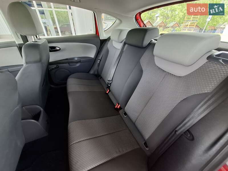 Хэтчбек SEAT Leon 2005 в Николаеве