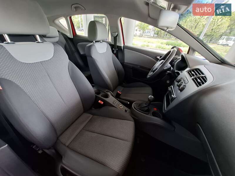 Хэтчбек SEAT Leon 2005 в Николаеве