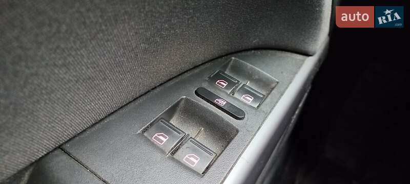 Хетчбек SEAT Leon 2010 в Києві