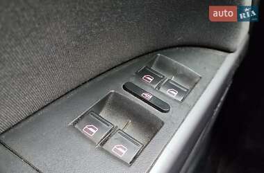 Хэтчбек SEAT Leon 2010 в 