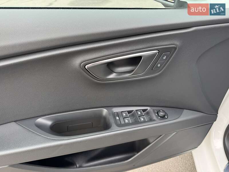 Хэтчбек SEAT Leon 2016 в Днепре