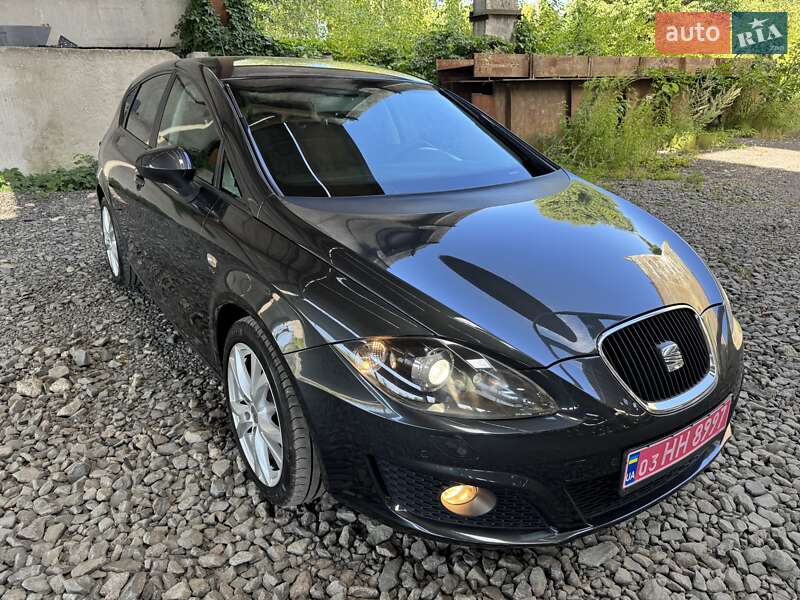 Хэтчбек SEAT Leon 2010 в Луцке