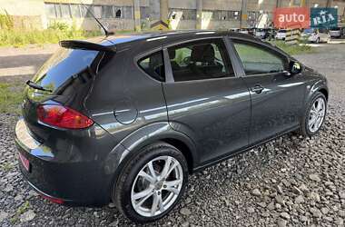 Хэтчбек SEAT Leon 2010 в 