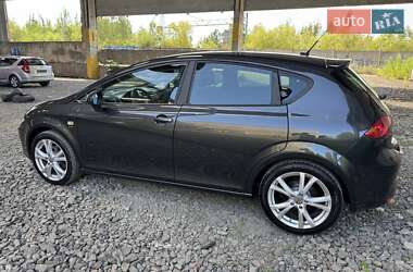 Хэтчбек SEAT Leon 2010 в 