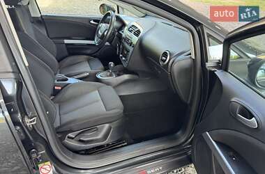 Хэтчбек SEAT Leon 2010 в 