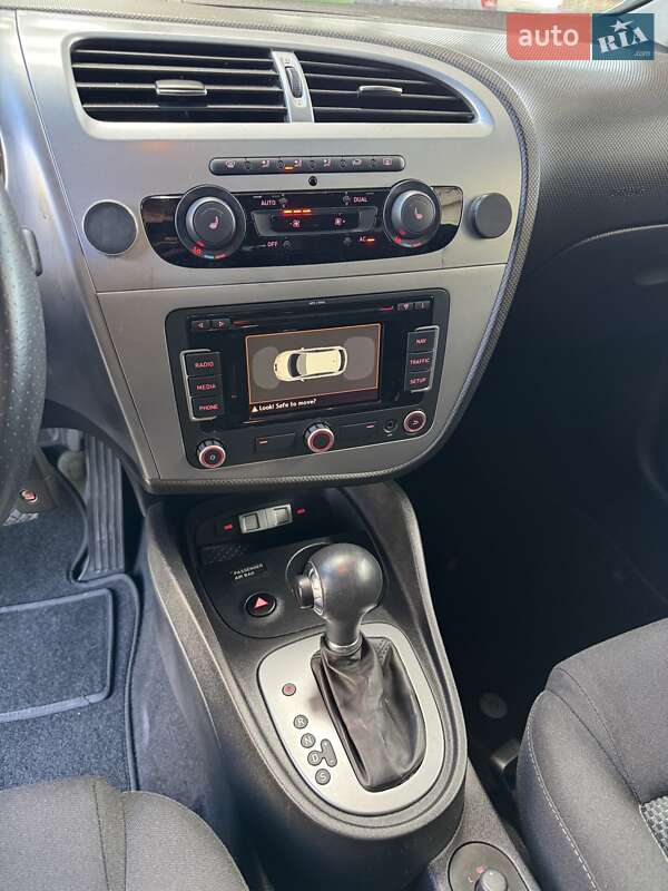 Хэтчбек SEAT Leon 2010 в Луцке