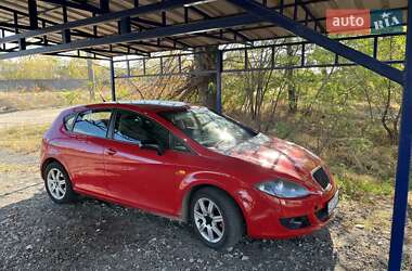 Хетчбек SEAT Leon 2005 в Дніпрі