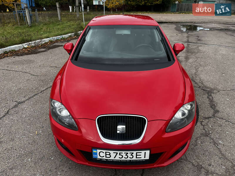 Хэтчбек SEAT Leon 2010 в Чернигове