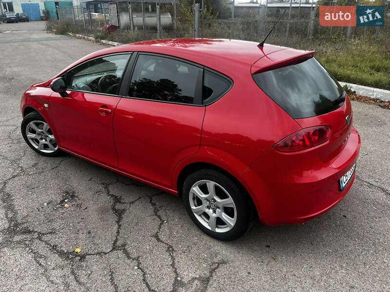 Хэтчбек SEAT Leon 2010 в Чернигове