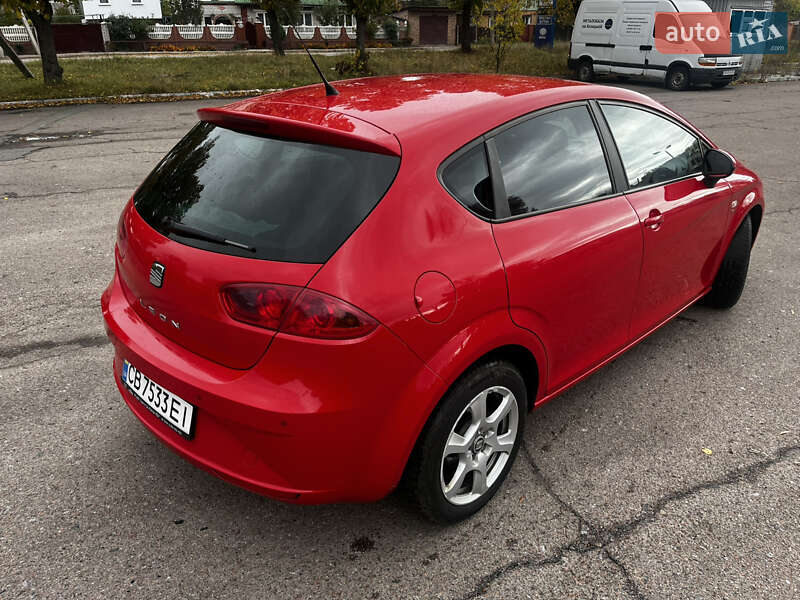 Хэтчбек SEAT Leon 2010 в Чернигове