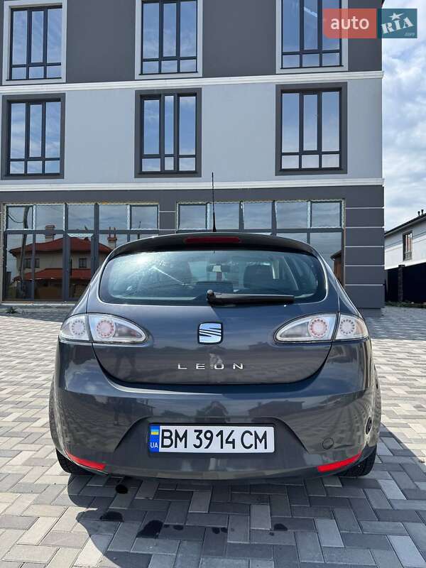 Хэтчбек SEAT Leon 2007 в Софиевской Борщаговке