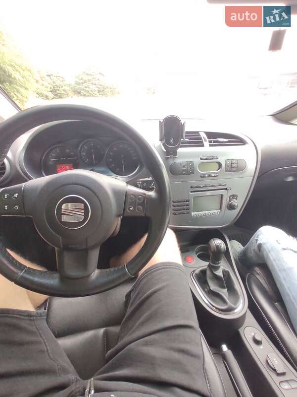 Хэтчбек SEAT Leon 2007 в Сокале