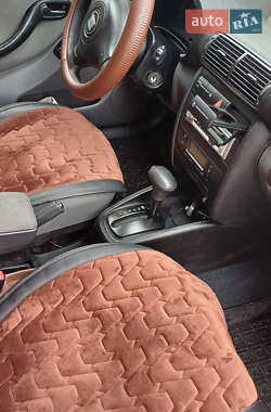 Хэтчбек SEAT Leon 2003 в 