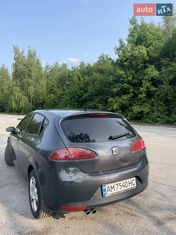 Хэтчбек SEAT Leon 2006 в Звягеле фото 11 Хэтчбек SEAT Leon 2006 в Звягеле