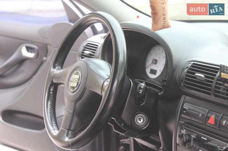 Хэтчбек SEAT Leon 2004 в Днепре