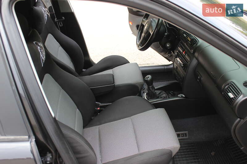 Хэтчбек SEAT Leon 2004 в Днепре