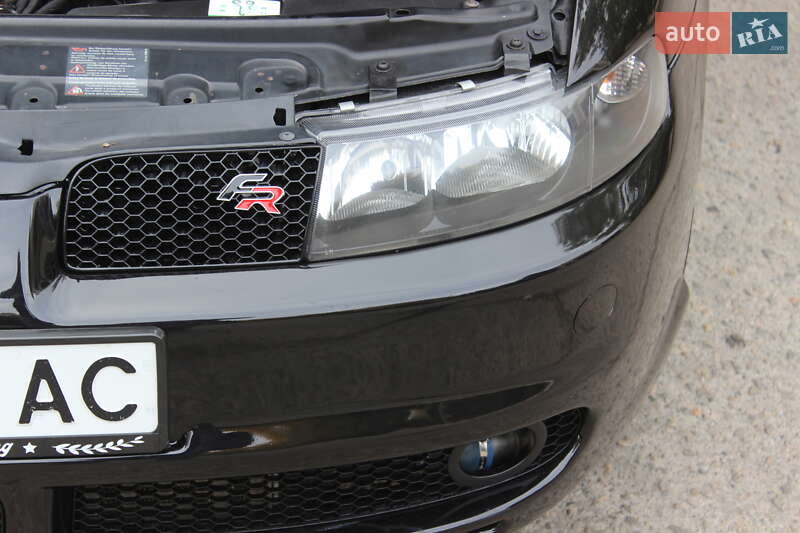 Хэтчбек SEAT Leon 2004 в Днепре