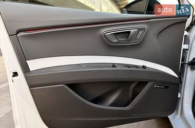 Хэтчбек SEAT Leon 2016 в Киеве