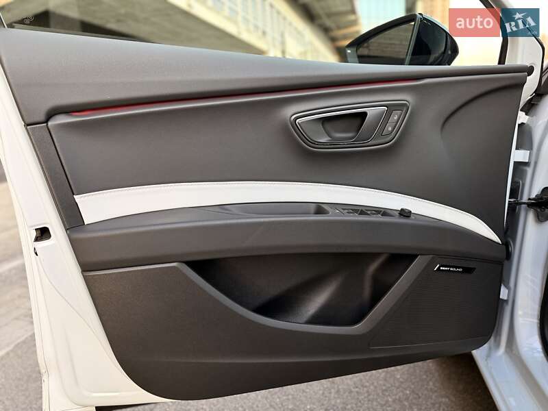 Хэтчбек SEAT Leon 2016 в Киеве фото 23 Хэтчбек SEAT Leon 2016 в Киеве