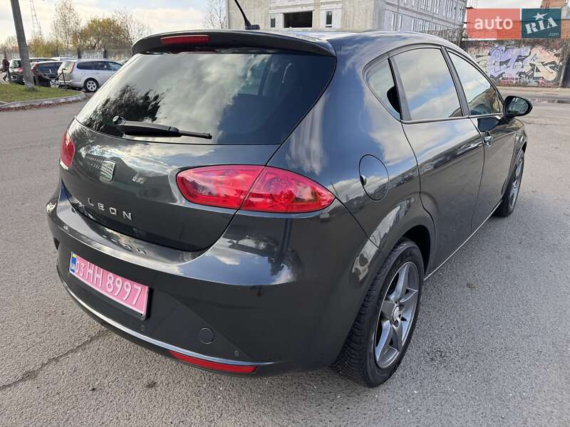 Хетчбек SEAT Leon 2010 в Луцьку
