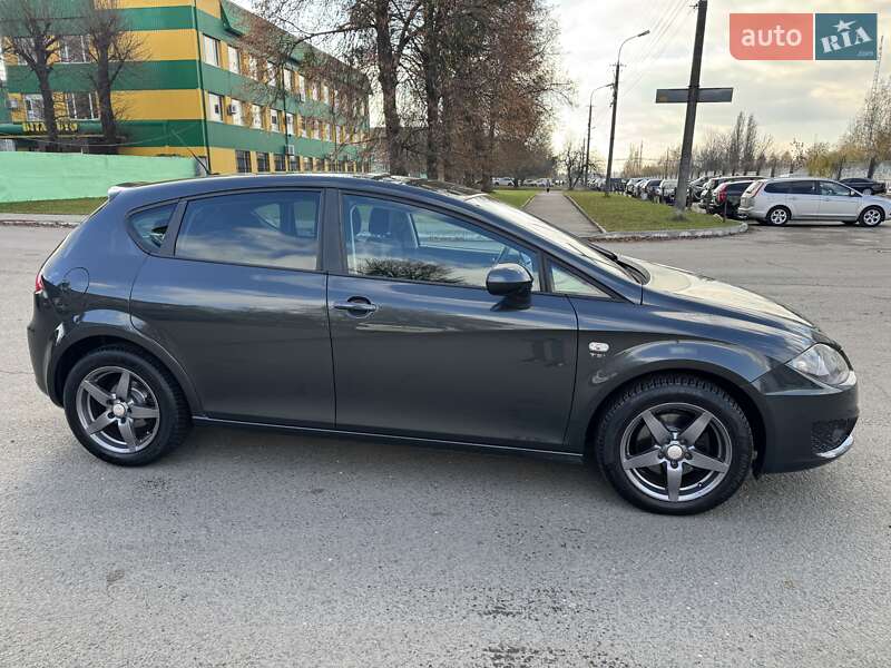 Хетчбек SEAT Leon 2010 в Луцьку