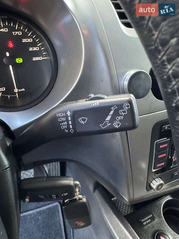 Хетчбек SEAT Leon 2010 в Луцьку