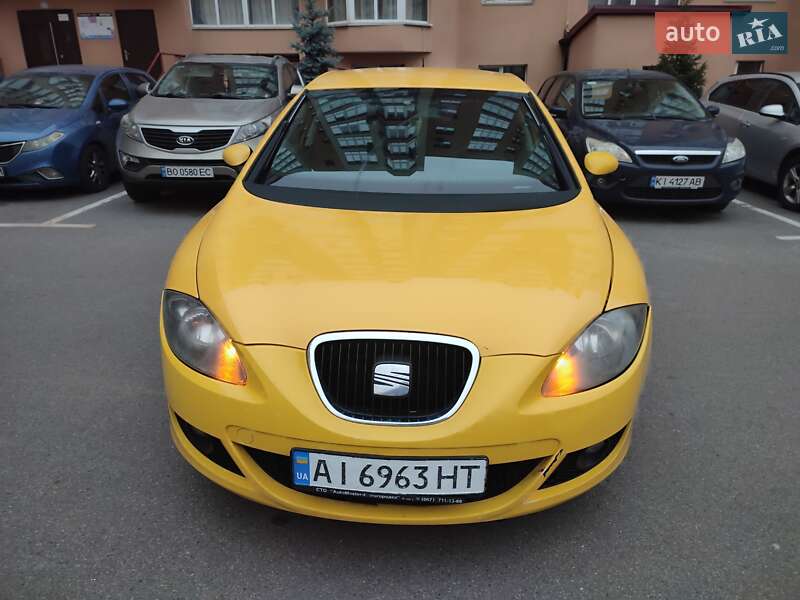 Хэтчбек SEAT Leon 2007 в Киеве