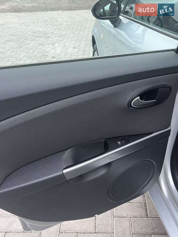 Хетчбек SEAT Leon 2009 в Рівному фото 11 Хетчбек SEAT Leon 2009 в Рівному