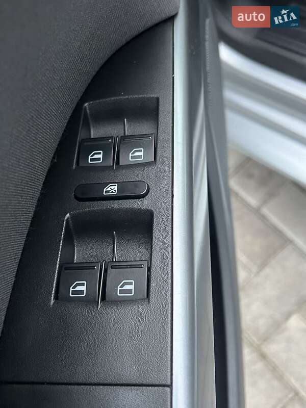 Хетчбек SEAT Leon 2009 в Рівному фото 18 Хетчбек SEAT Leon 2009 в Рівному