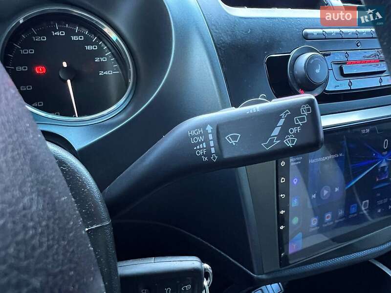 Хэтчбек SEAT Leon 2011 в Киеве фото 16 Хэтчбек SEAT Leon 2011 в Киеве