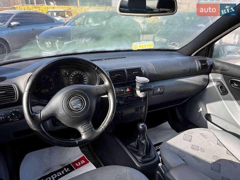 Хетчбек SEAT Leon 2001 в Запоріжжі