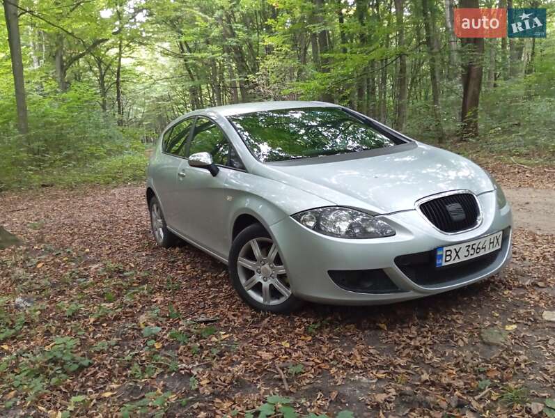 Хэтчбек SEAT Leon 2006 в Староконстантинове