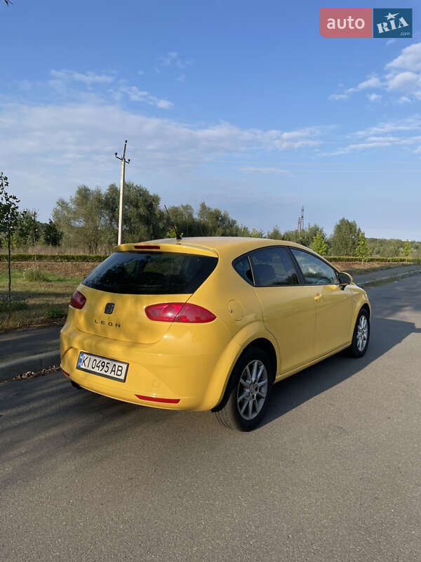 Хэтчбек SEAT Leon 2011 в Ирпене