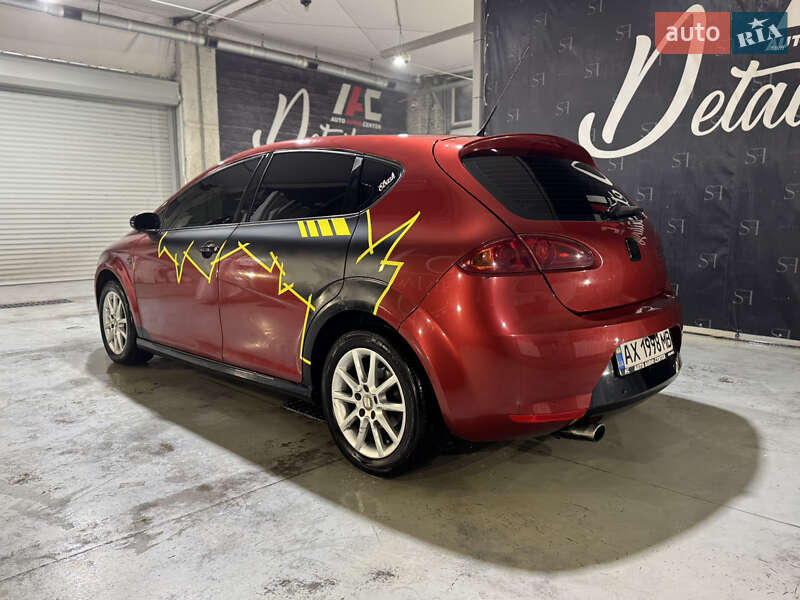 Хэтчбек SEAT Leon 2006 в Харькове