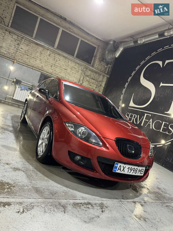 Хэтчбек SEAT Leon 2006 в Харькове