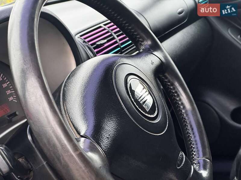 Хэтчбек SEAT Leon 2004 в Ахтырке фото 35 Хэтчбек SEAT Leon 2004 в Ахтырке