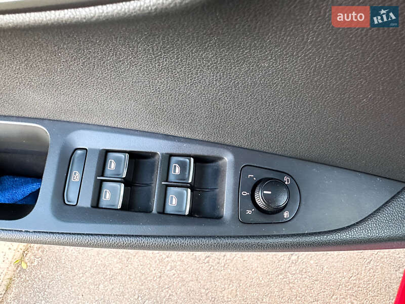 Хэтчбек SEAT Leon 2013 в Киеве фото 12 Хэтчбек SEAT Leon 2013 в Киеве