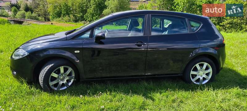Хэтчбек SEAT Leon 2007 в Хырове