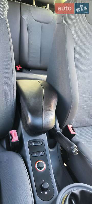 Хэтчбек SEAT Leon 2007 в Хырове