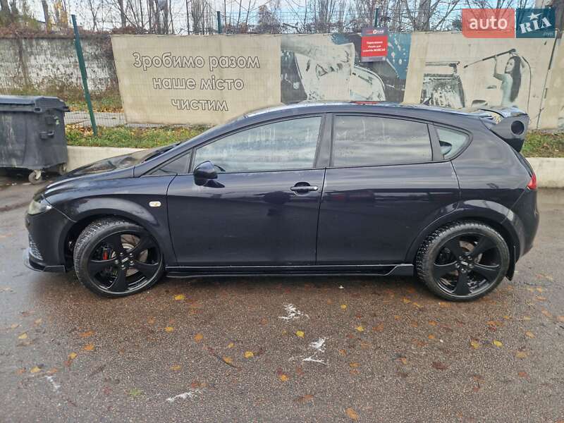 Хэтчбек SEAT Leon 2007 в Киеве