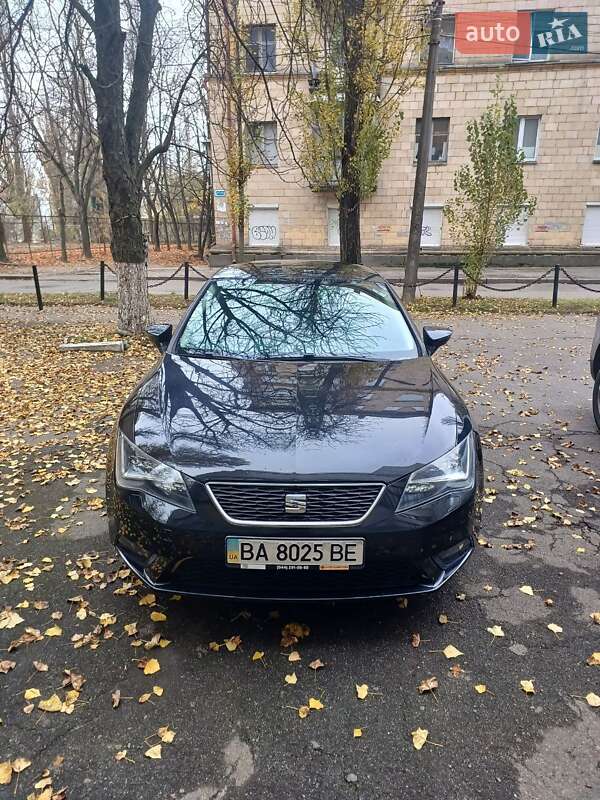 Хэтчбек SEAT Leon 2013 в Киеве