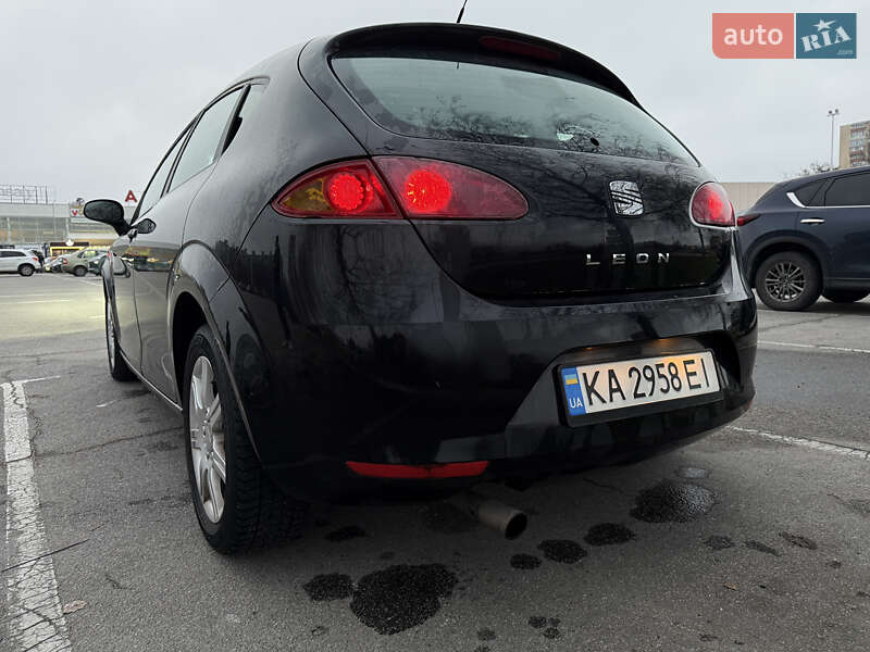Хетчбек SEAT Leon 2006 в Запоріжжі