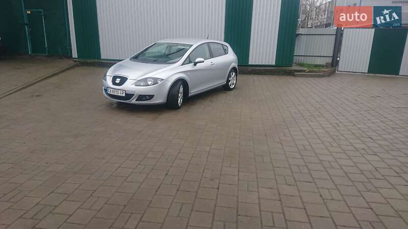 Хетчбек SEAT Leon 2008 в Черкасах