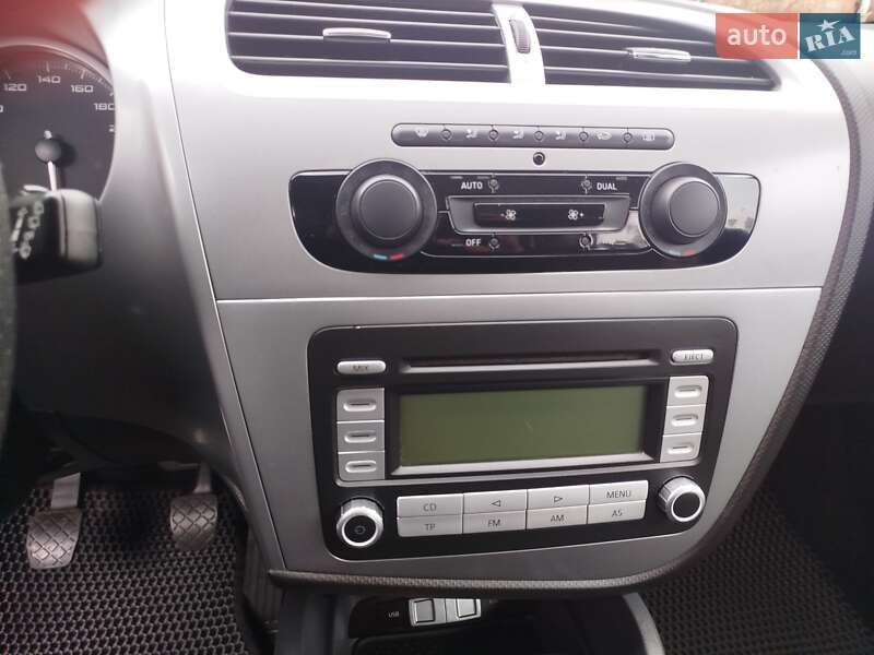 Хетчбек SEAT Leon 2009 в Рівному