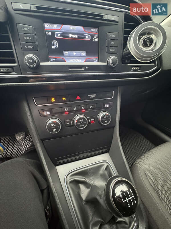 Хетчбек SEAT Leon 2013 в Бурштині